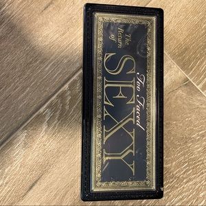 Too Faced eye shadow pallete